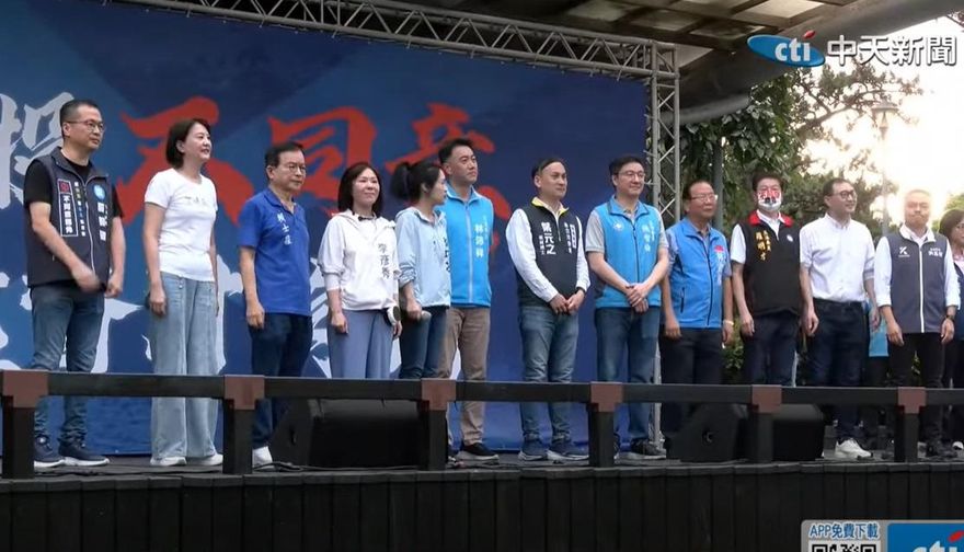 李來希颱風天健走　呼籲退休公教726大罷免表態