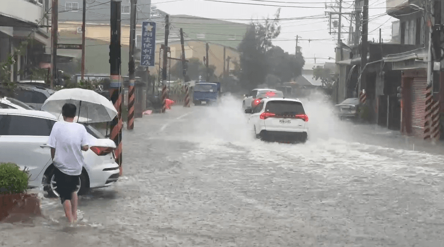 超大豪雨炸到明天！12縣市警戒　高屏山區雨量紫爆