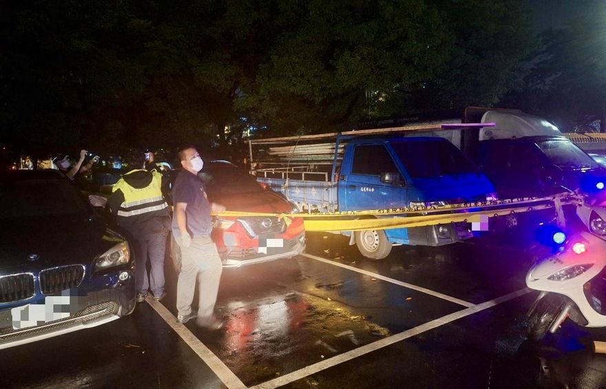 板殯旁停車場驚見男子陳屍車內　屍水流出死亡多時