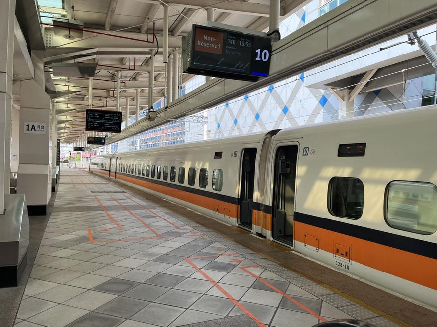 對號座旅客擠不上車　高鐵研議精進人潮管制