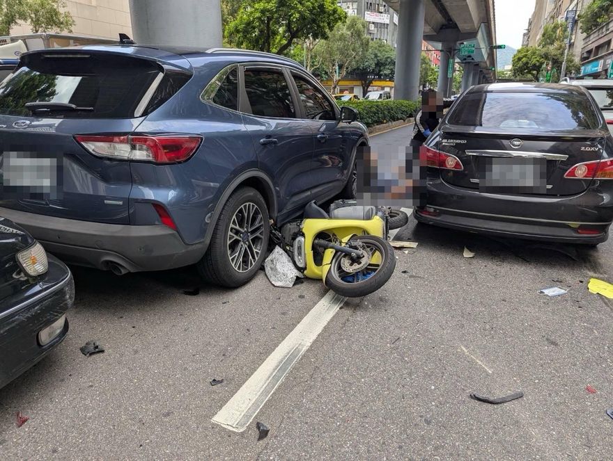 影/北市男無照駕駛暴衝撞7車　恐怖撞擊瞬間影片曝光