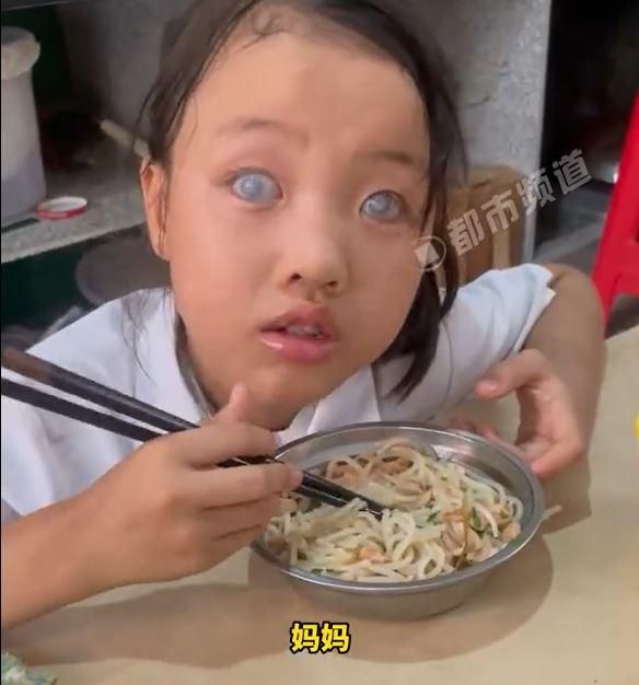 陸2歲童基因突變失明！一句「我何時能看到這個世界」母親淚崩