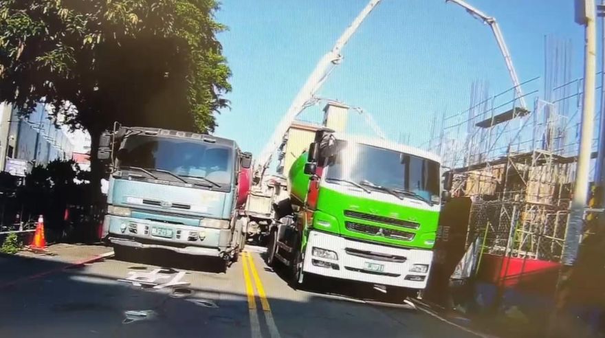 工地6大車堵死巷口！彰化翁送醫受阻　警全開罰