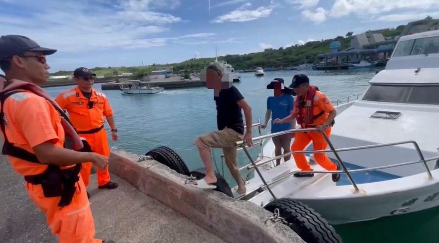 影/想出海玩卻衰遇海巡鷹眼！　男遭通緝5年在後壁湖被逮
