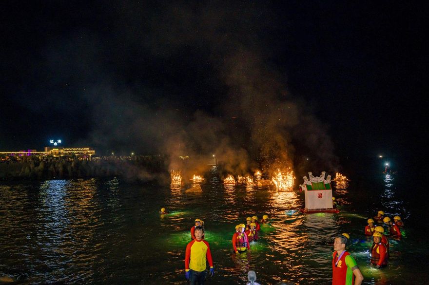 2025鷄籠中元祭9/5放水燈遊行　警公布交管封路資訊