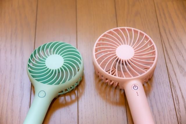 涼感貼、頸掛風扇真能降溫？醫：小心35度以上反傷身