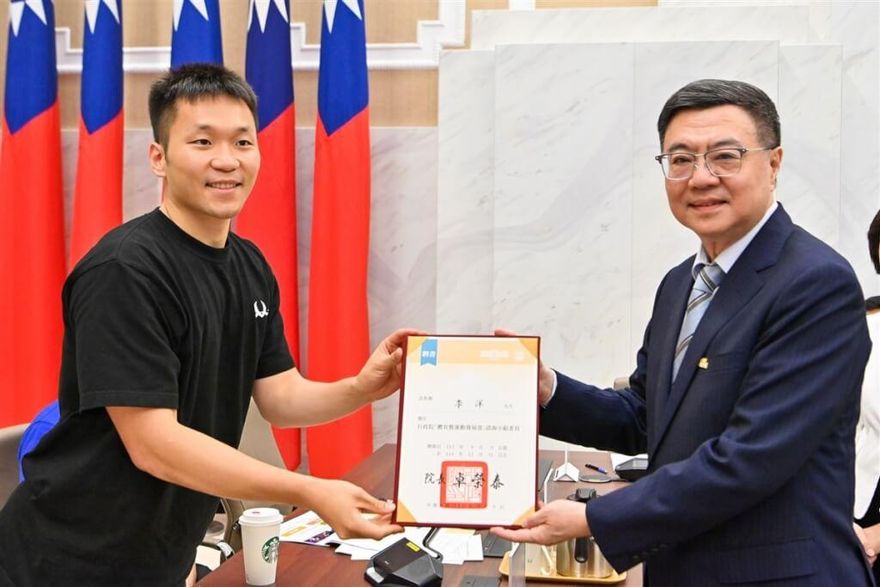 力挺李洋掌運動部　他列「7點」火嗆酸民：你行？你來