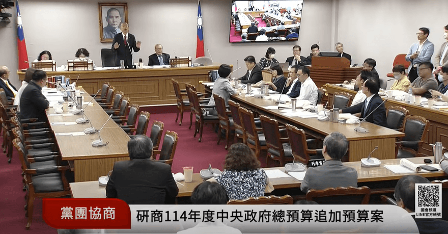 韓國瑜凌晨1點還在加班！原因曝光 破4萬網友大喊「辛苦了」