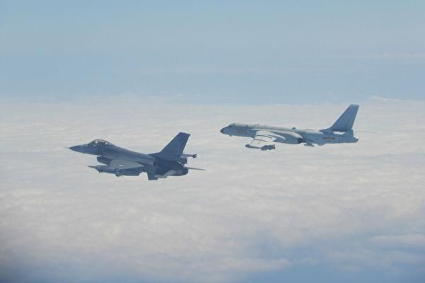 軍事粉專炒作兩岸空軍互嗆大翻車　網狠酸：臉被自己打腫