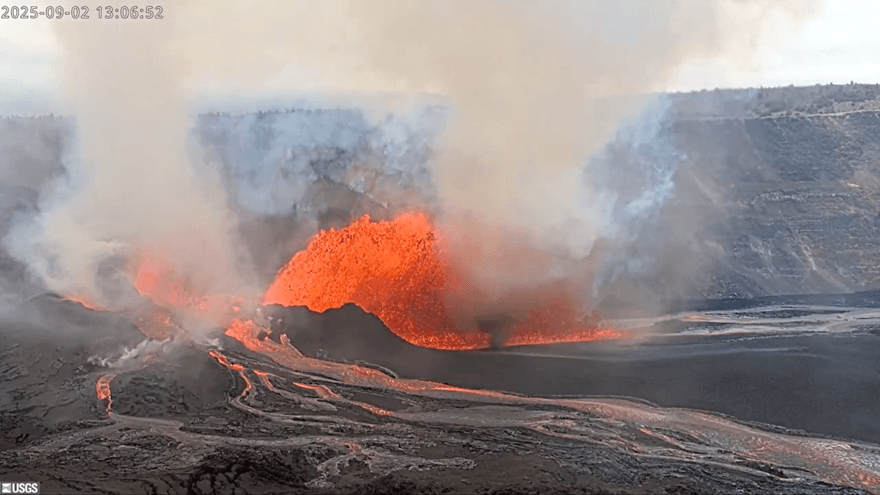 夏威夷基拉韋厄火山噴發　現罕見「火山龍捲」奇景
