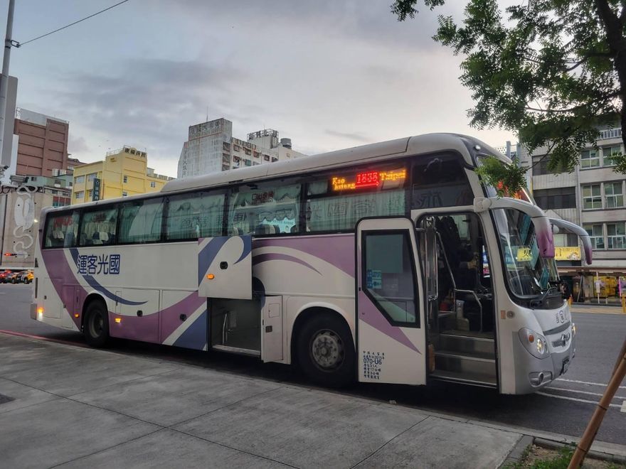 時代眼淚！國光客運全面撤出南部　總經理不捨親送末班車
