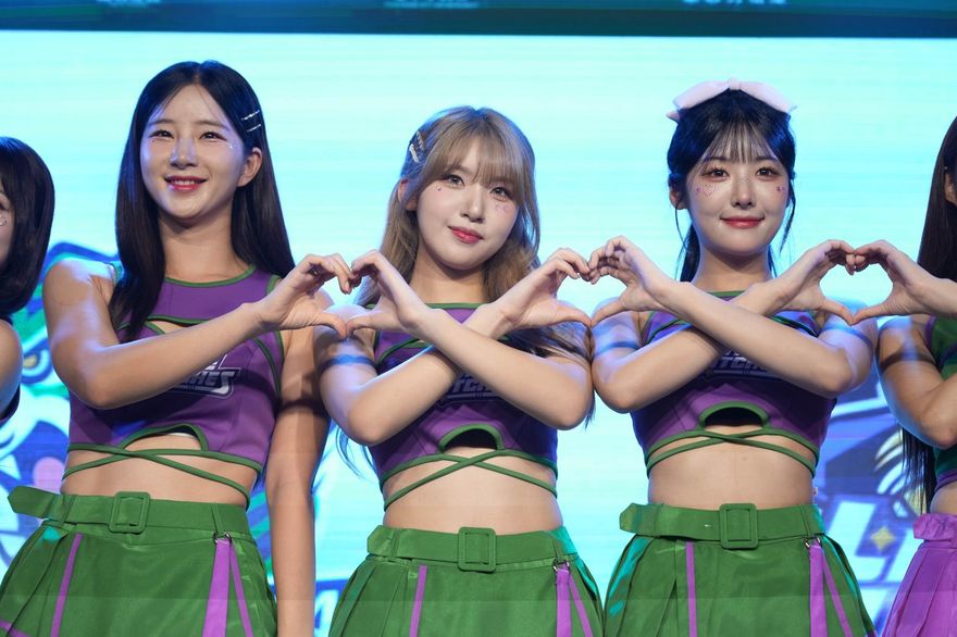 職排「韓籍3本柱」合體！廉世彬秀中文甜喊 ：要當我老公嗎？