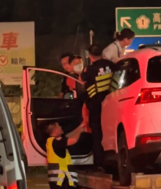 西螺服務區女駕駛暴走！爬拖吊車阻擋還襲警遭強制送醫