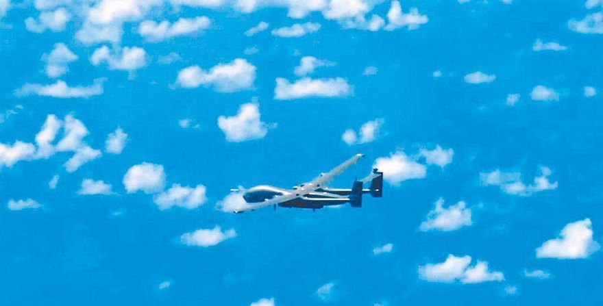 解放軍機艦擾台　無人機環台航跡曝光！