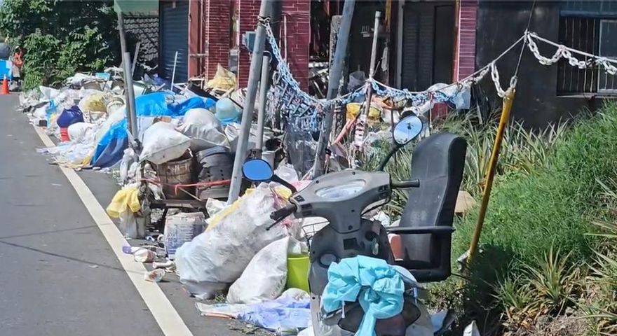 屏東7旬翁停做資源回收「民眾仍狂丟」　環保局送罰單了