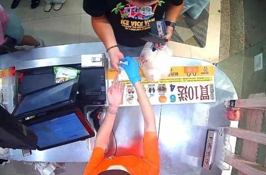 遭控「少找1元」！新竹包子名店曝監視器畫面還原真相