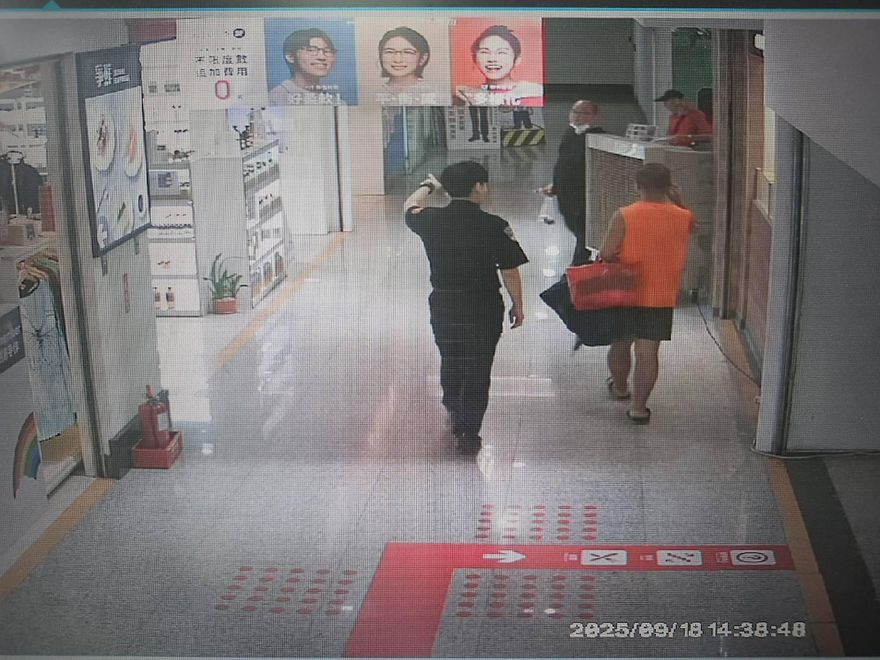 路易莎店員背包被偷　橘衣男竊賊太招搖環球逛街遭逮