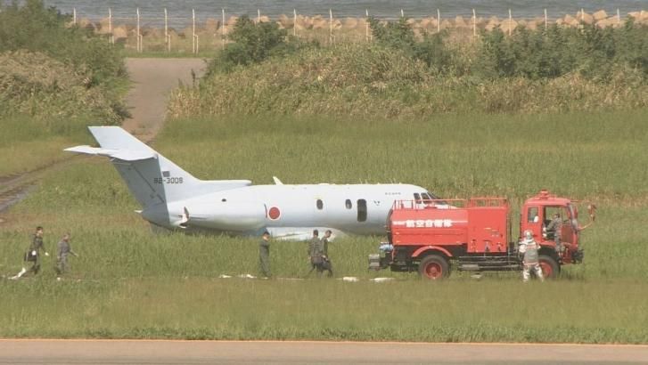 有驚無險！日自衛隊救難搜索機降落時滑出跑道　機上5人全數平安