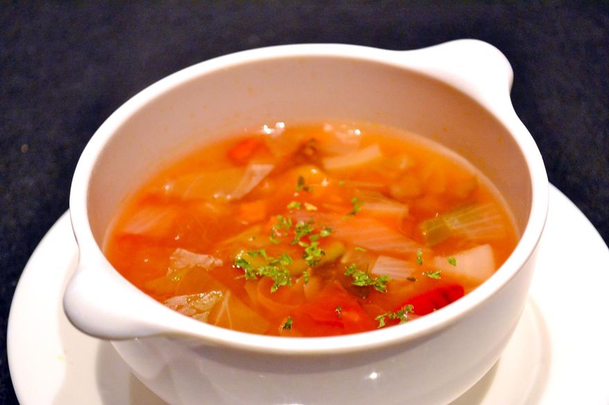 顧血壓、荷爾蒙！番茄豆腐湯「加幾滴橄欖油」營養翻倍