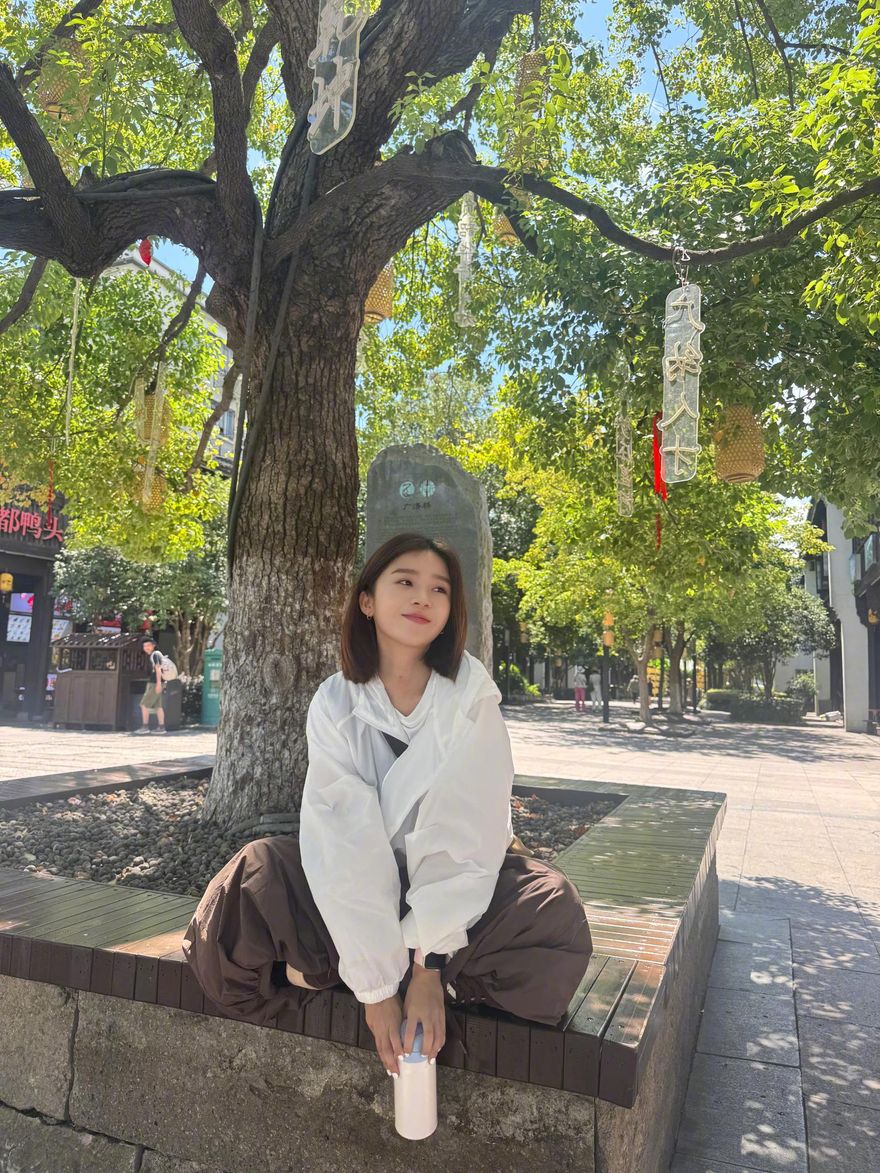 宋伊人遭控「拉于朦朧進飯局」　祭律師聲明反擊喊告