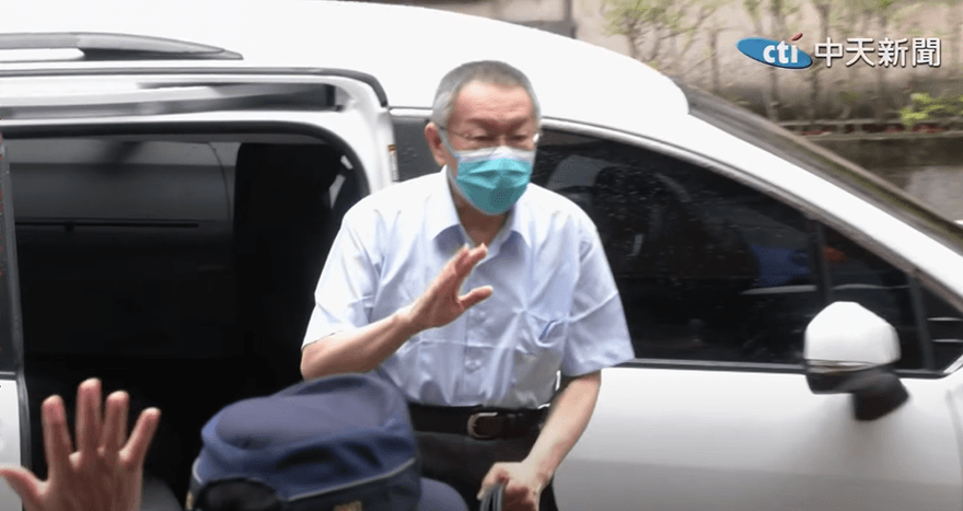 柯文哲換新的電子腳環！4次半夜沒訊號　北院火速更換第3副