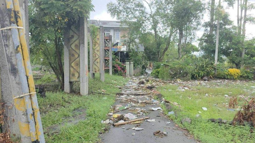 陣陣惡臭！花蓮光復垃圾掩埋場遭沖毀　機具出動清運