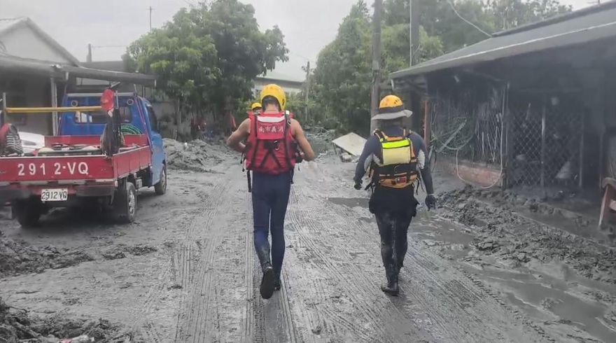剛過90大壽遇洪水罹難　女兒含淚用雨水清洗遺體
