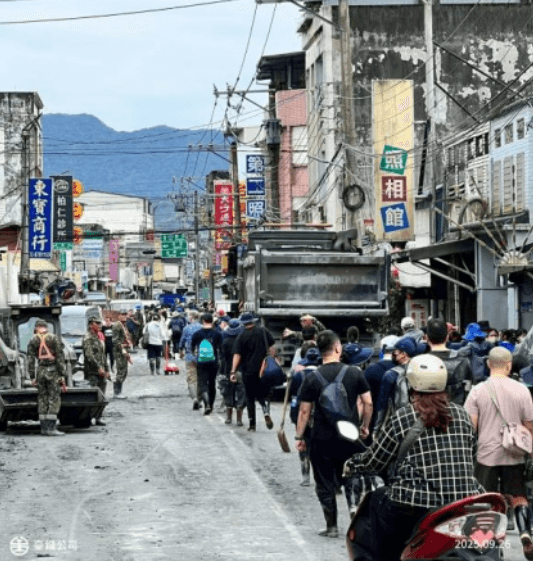 即將到光復站！列車長突廣播感謝　惹哭鏟子超人