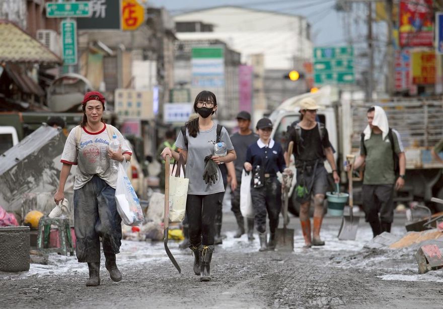 鏟子超人看過來！花蓮救災今起分流調度「每天共需1500人」