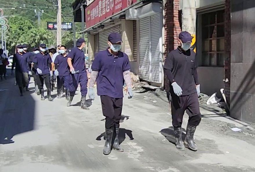 影/苦窯送來的暖流！花蓮外役監15受刑人協助救災