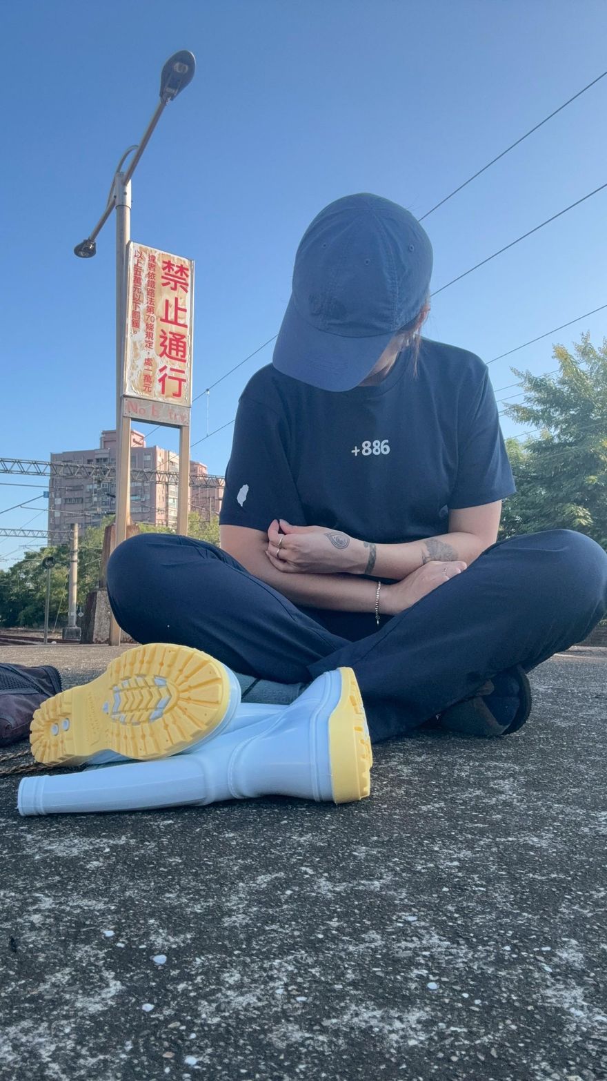 放棄休假「護理師變身鏟子超人」　暖喊：我要幫助需要的人！