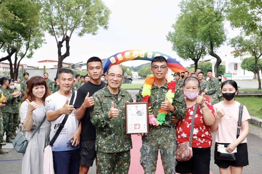 54工兵群完成光復鄉救災　8軍團指揮官領官兵家屬迎接