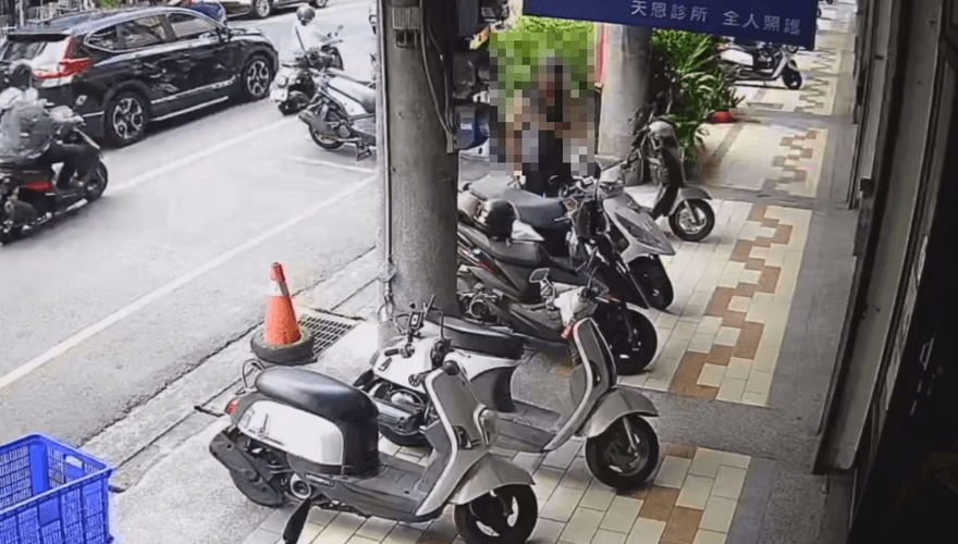 幫報警卻挨刀！苗栗勇伯「摀傷口求援」　監視器全錄下