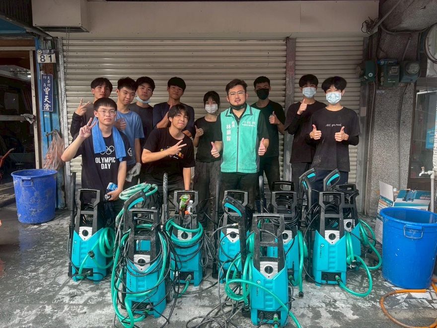 青鳥造謠大翻車！抹黑「花蓮縣府忙貼貼紙沒救災」慘遭打臉
