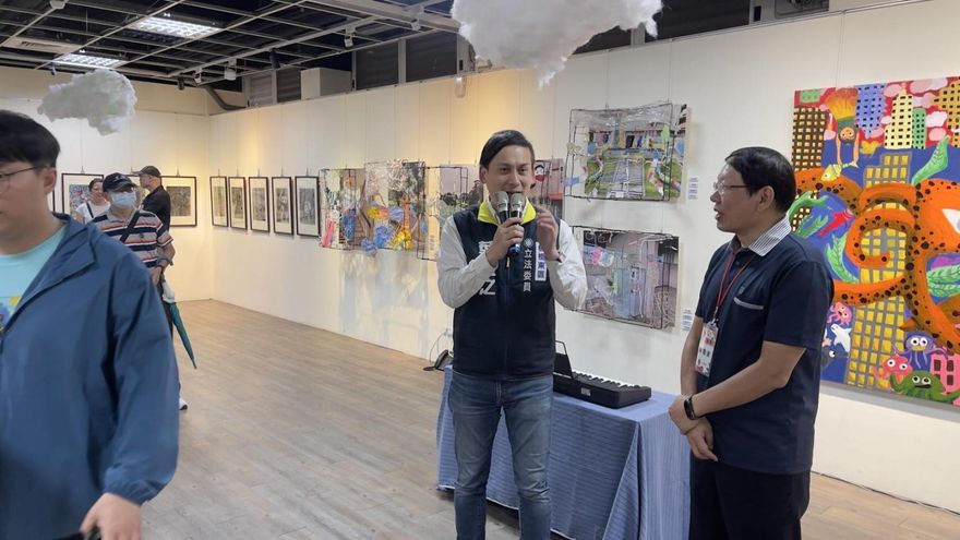 女青鳥不演了！認大罷免前是綠議員助理　葉元之曝內幕跟他有關