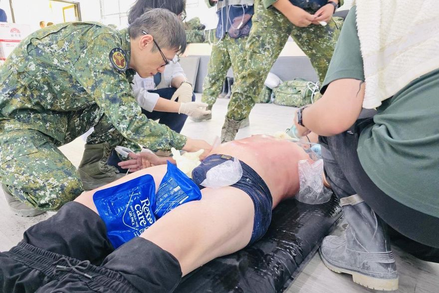 光復鄉「鏟泥超人」出事了！　不敵高溫熱衰竭昏倒一度命危