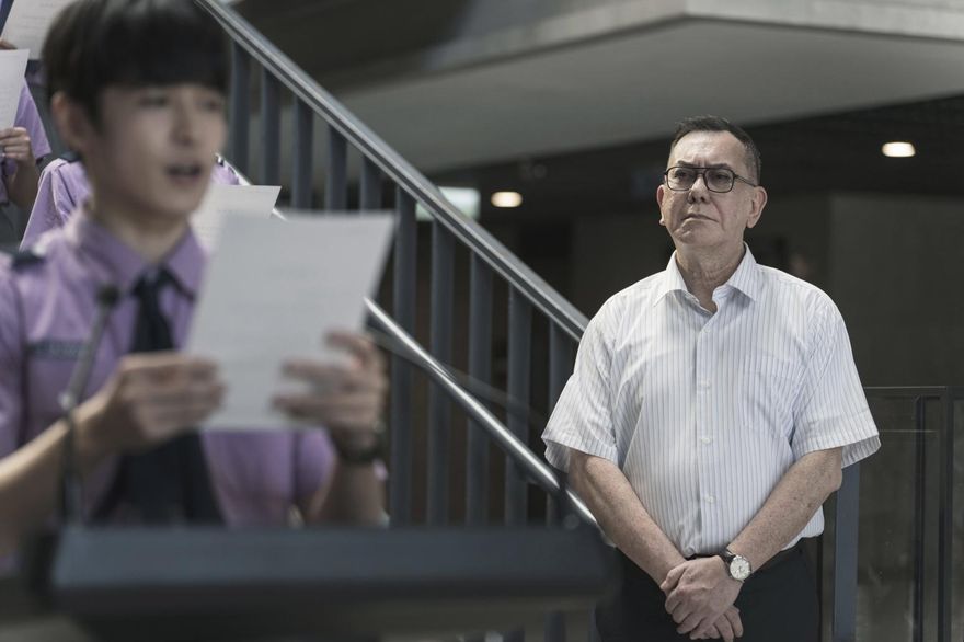 《自殺通告》預告曝光！學生崩潰割腿血濺校園　黃秋生目睹直喊痛心