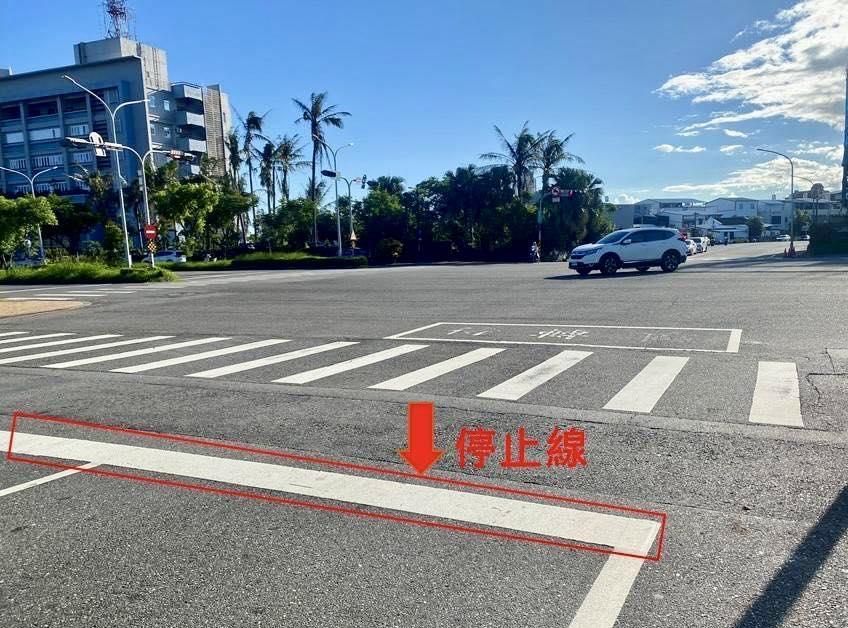 台東騎士停紅燈「超越停止線」 　遭科技執法開罰1800