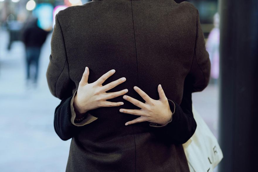 理由傻眼！陸女婚禮前夕悔婚退聘禮　竟要求扣13萬「擁抱費」
