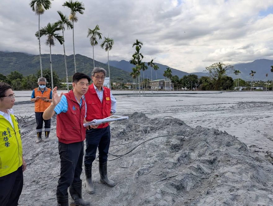 馬太鞍溪堰塞湖釀災　陳駿季勘查指示研擬復育方案