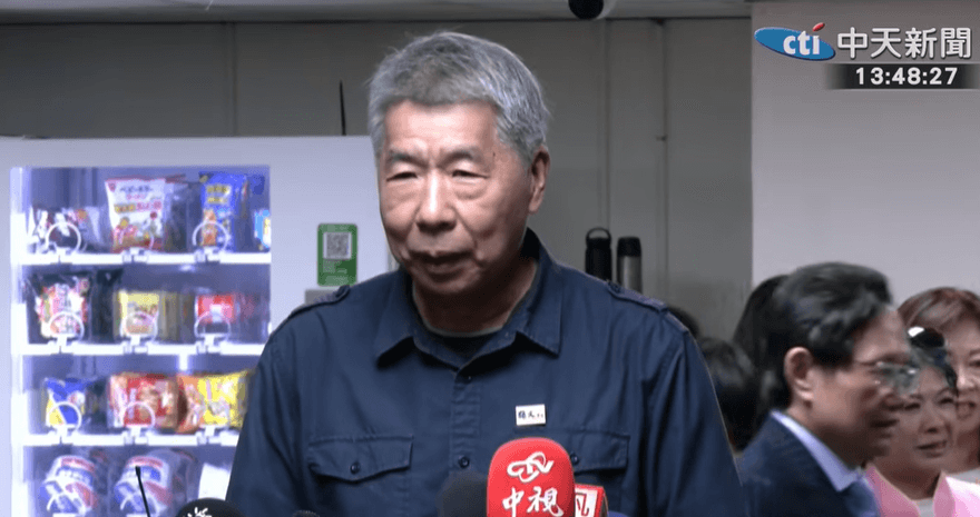 指郝龍斌兩岸政策像小學生作業　張亞中約戰「一對一辯論」