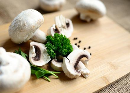 食藥署今公布「重金屬殘留」4件違規！巴西蘑菇、澎湖海膽、旗魚排都上榜